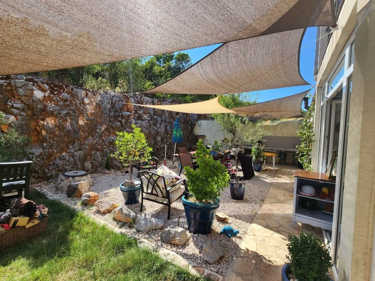 Impressive 3-Bedroom Villa with Sea Views in Radovici 10