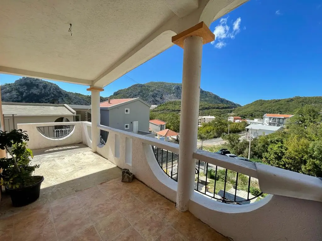 House for Sale in Sutomore 10