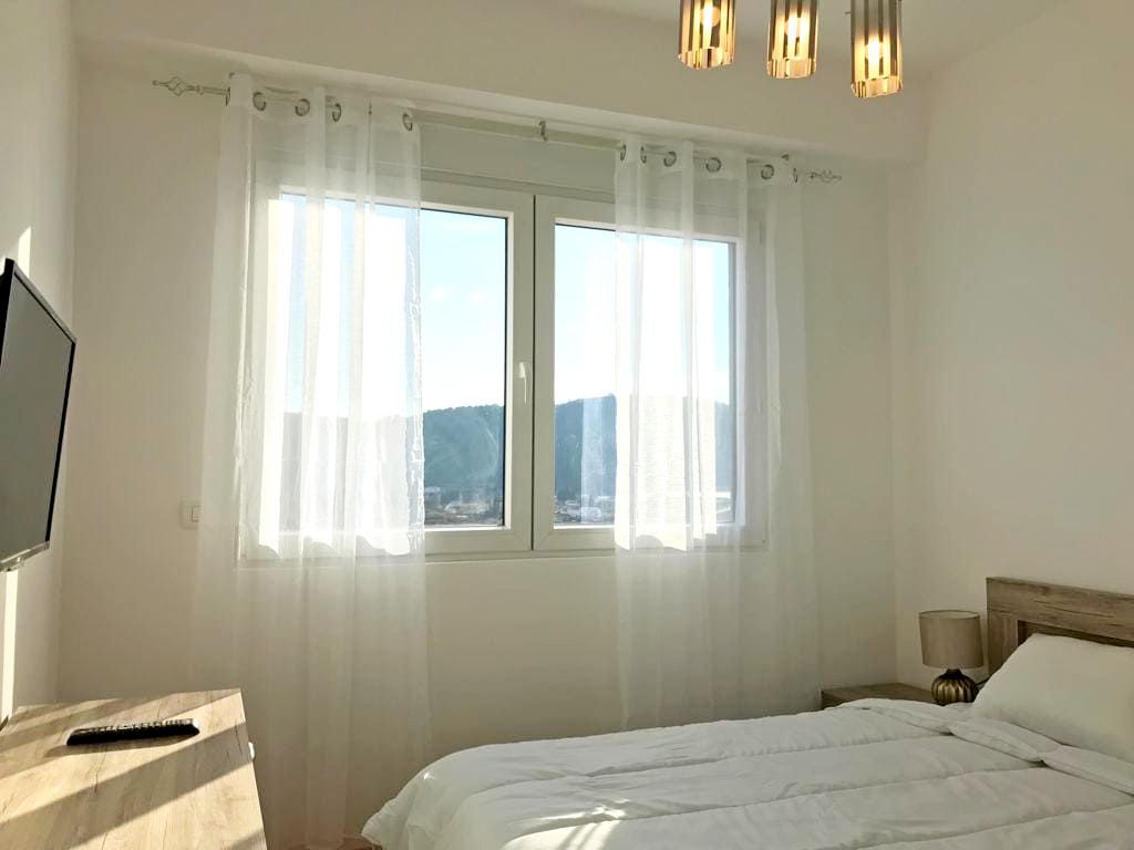 Premium Class Apartment with Sea and Mountain Views 6