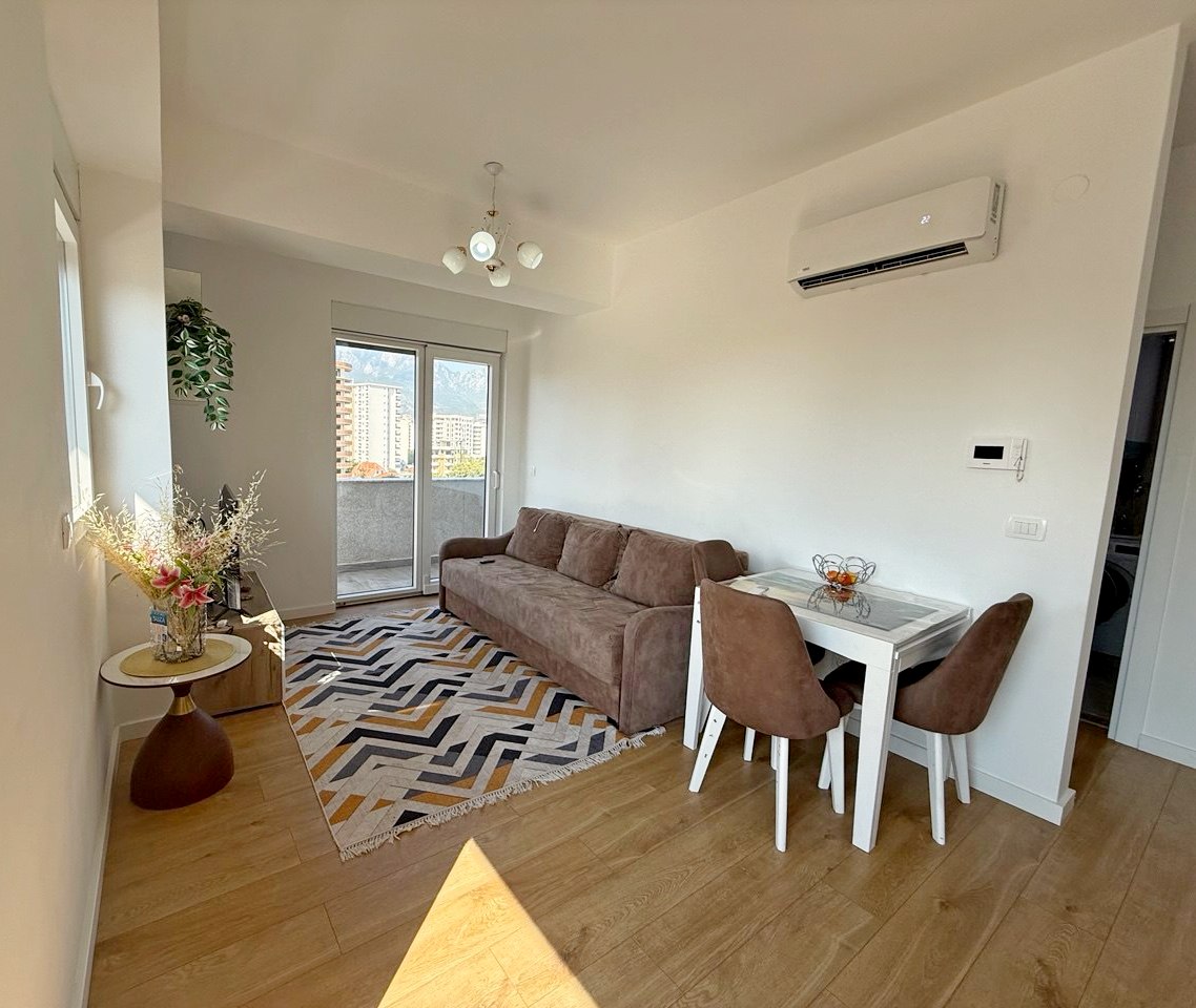 Luxurious 1BR Apartment in Bar Center, Montenegro 4
