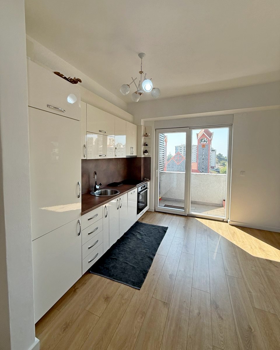 Luxurious 1BR Apartment in Bar Center, Montenegro 5
