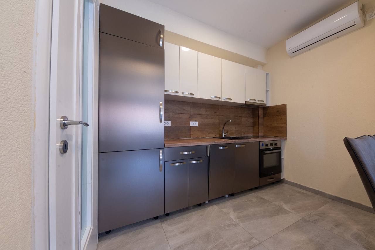 Modern Apartment Hotel in Utjeha 9