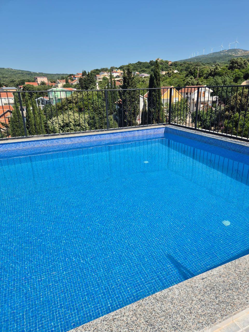 Modern Apartment Hotel in Utjeha 10