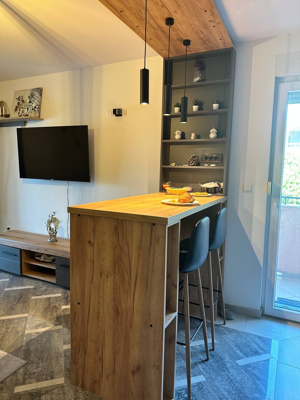 2 Bedroom Apartment with Sea View in Budva (Seoc) 4