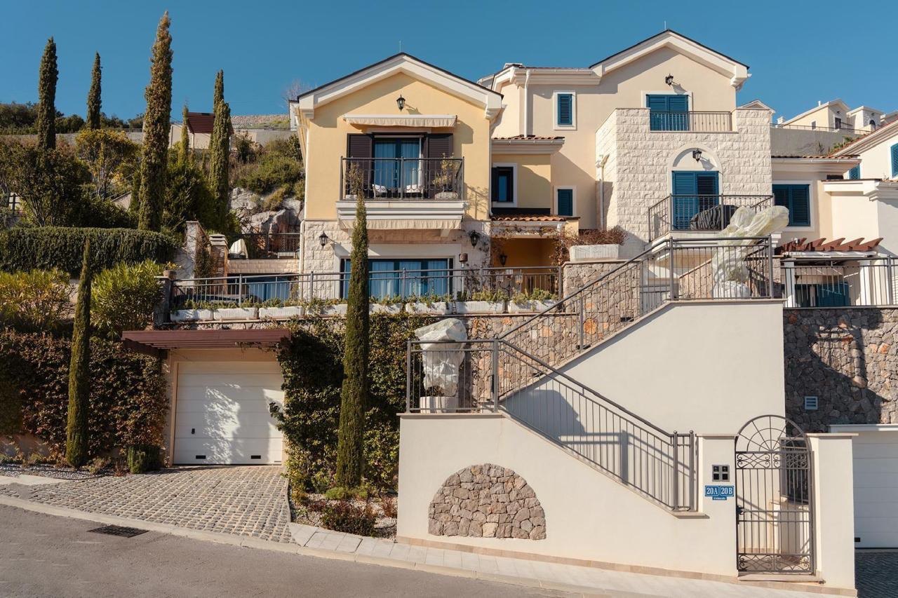Spacious Townhouse with Sea View Terrace in Marina Village, Luštica Bay