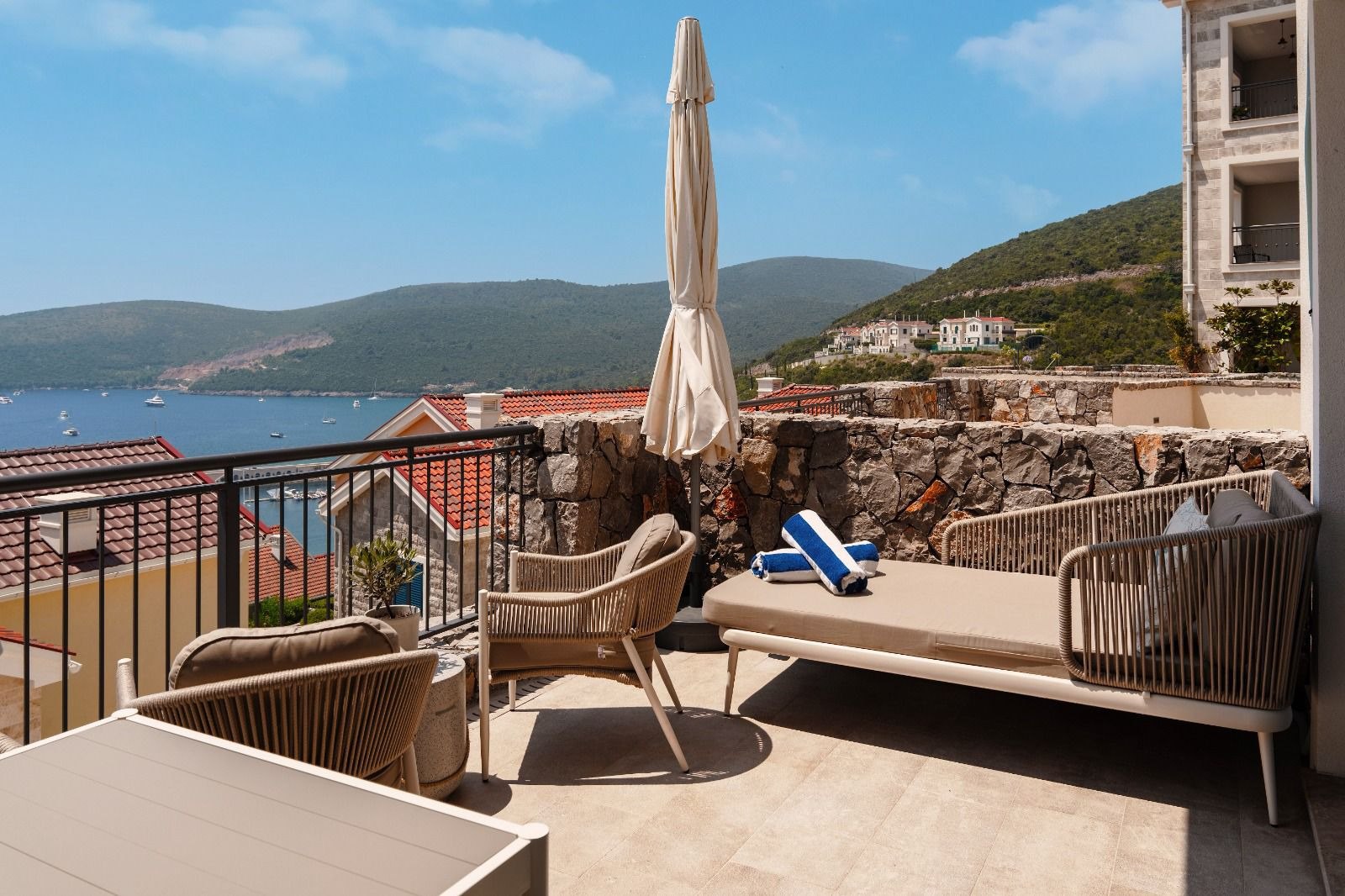 Luštica Bay, Marina Village Apartment 9