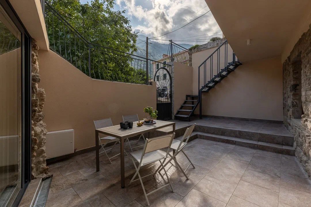 Fully Renovated Historic House in Kotor, Shkaljari 10