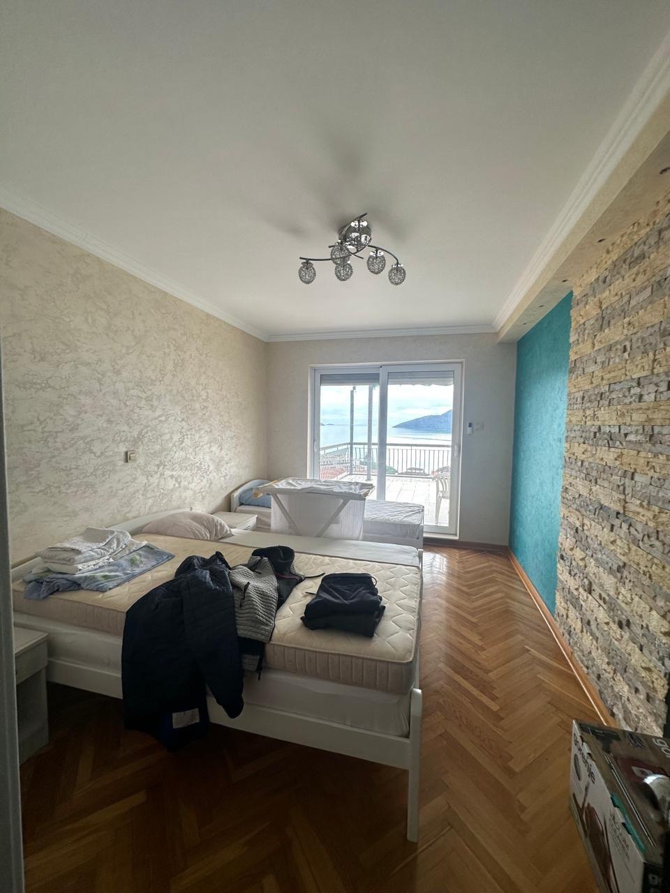 Bright Renovated Apartment with Sea View in Igalo 6
