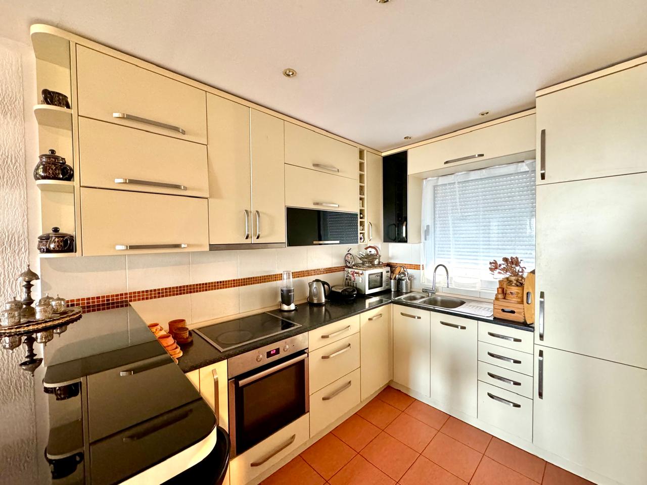 Large Cozy Apartment with Panoramic View in Lazii 3