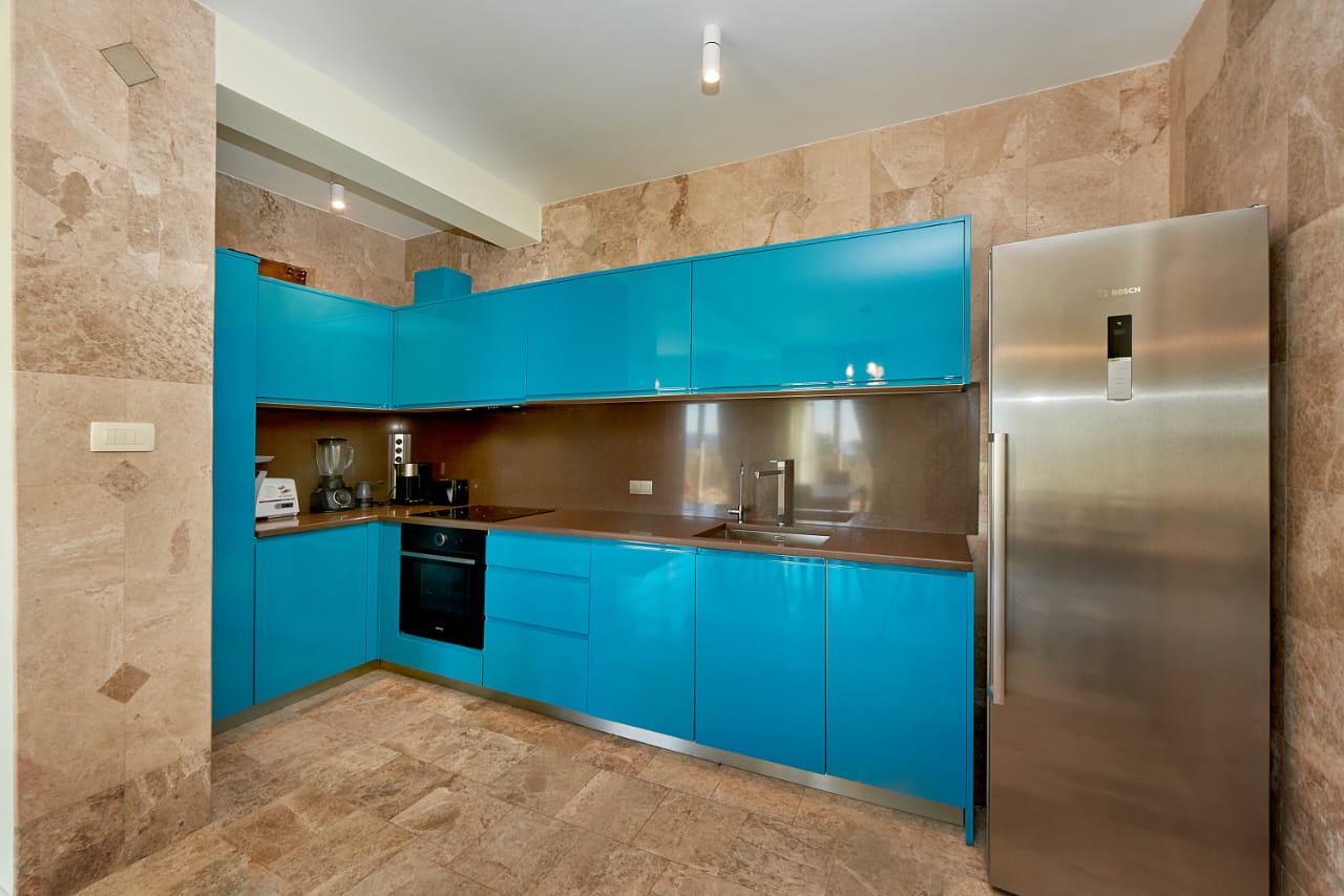 Two-level apartment with Stunning Views 2