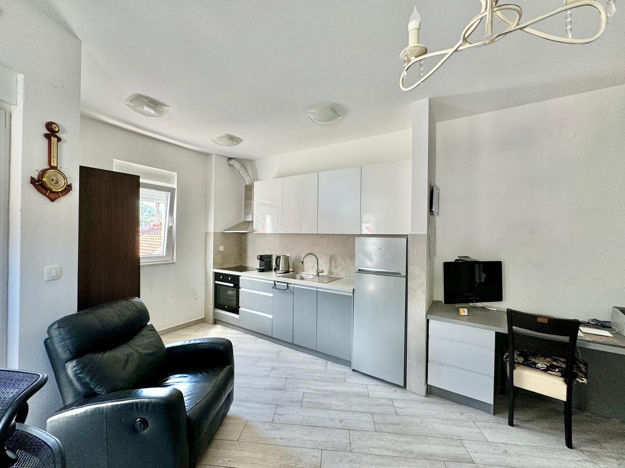 One-Bedroom Apartment in Veli Vinogradi, Budva 3
