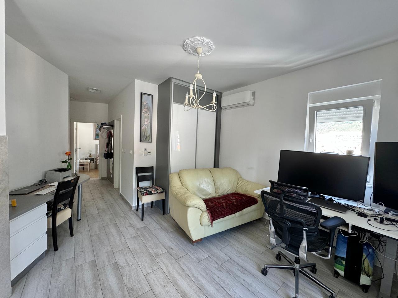 One-Bedroom Apartment in Veli Vinogradi, Budva 6