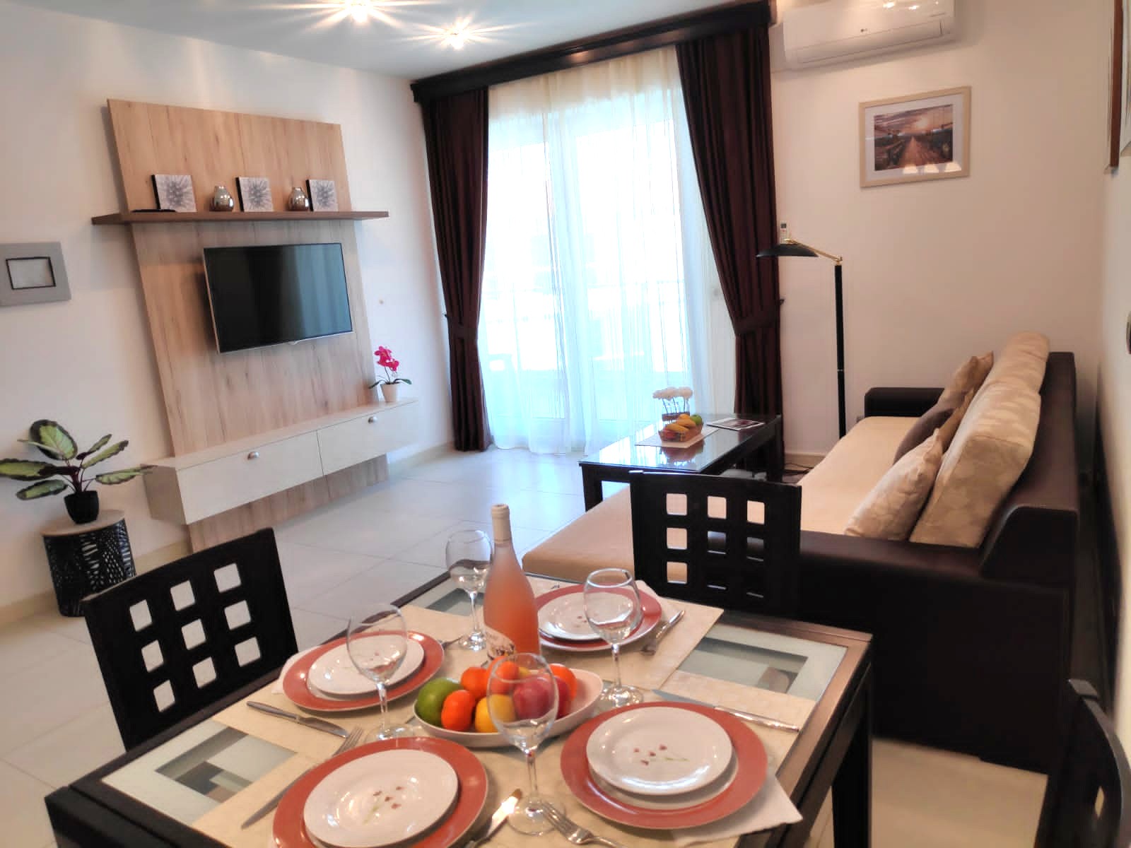 Apartment with Sea View in TQ PLAZA 6