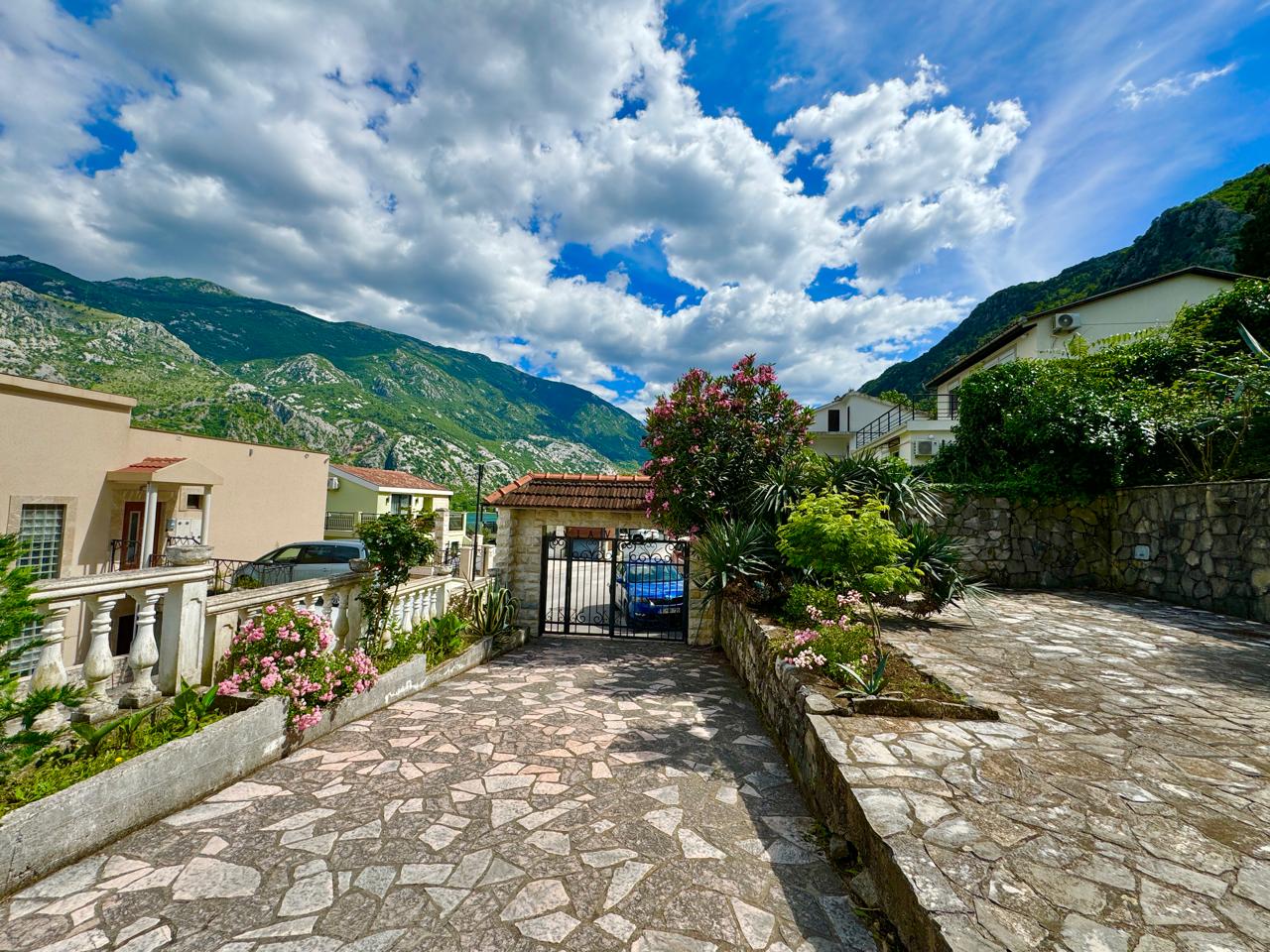 Villa with Stunning Views in Kotor 4