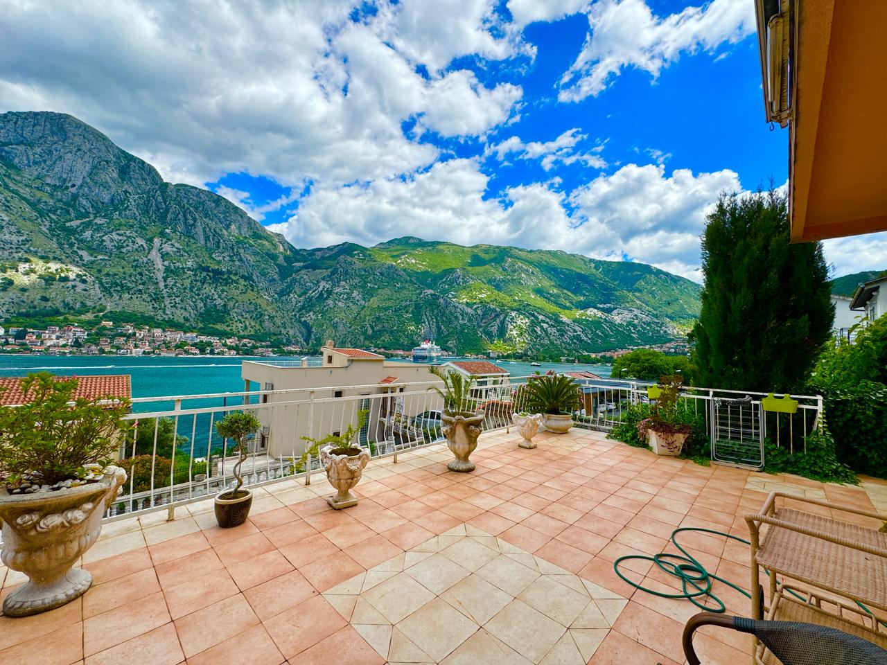 Villa with Stunning Views in Kotor 8