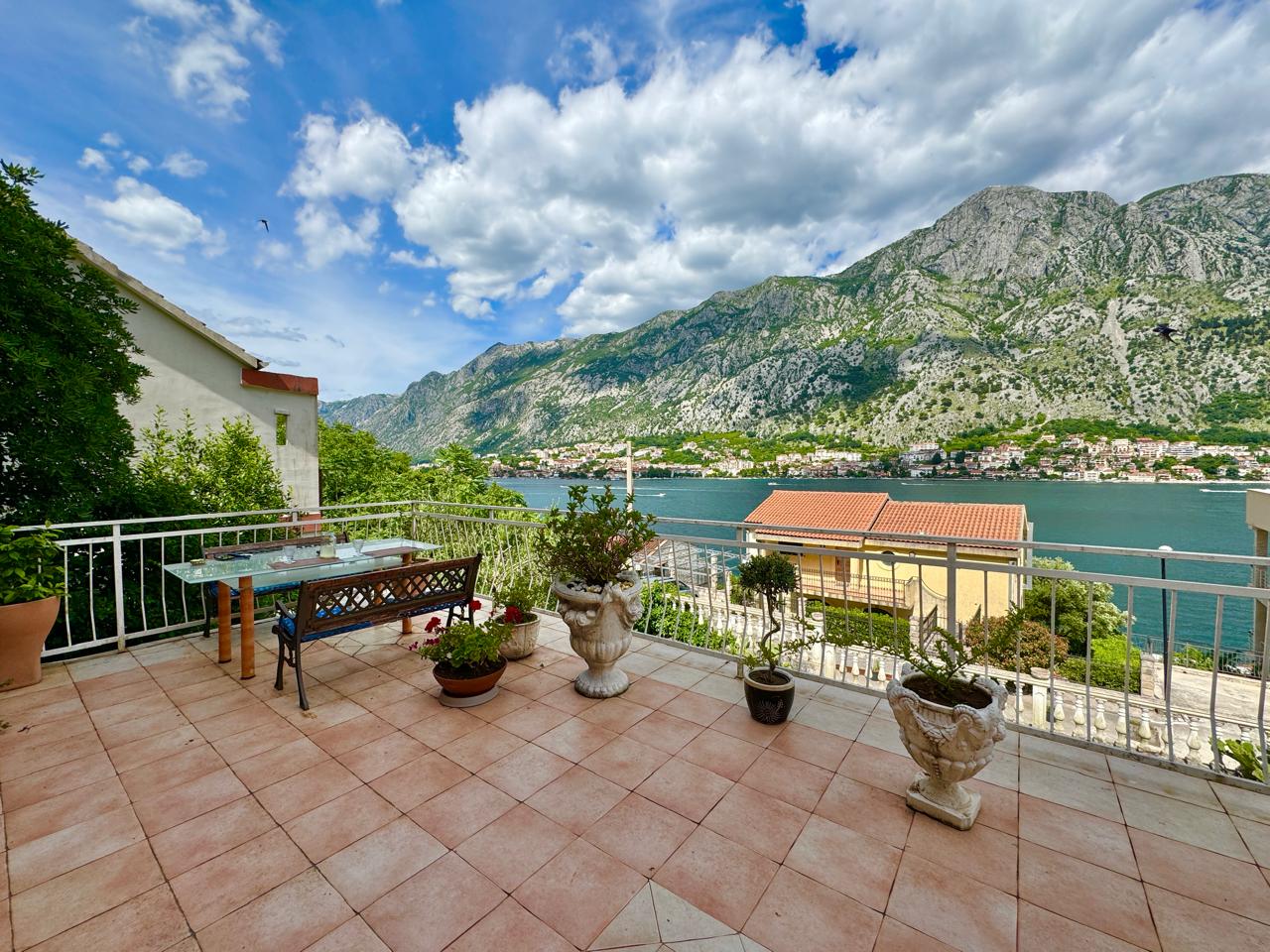 Villa with Stunning Views in Kotor 10