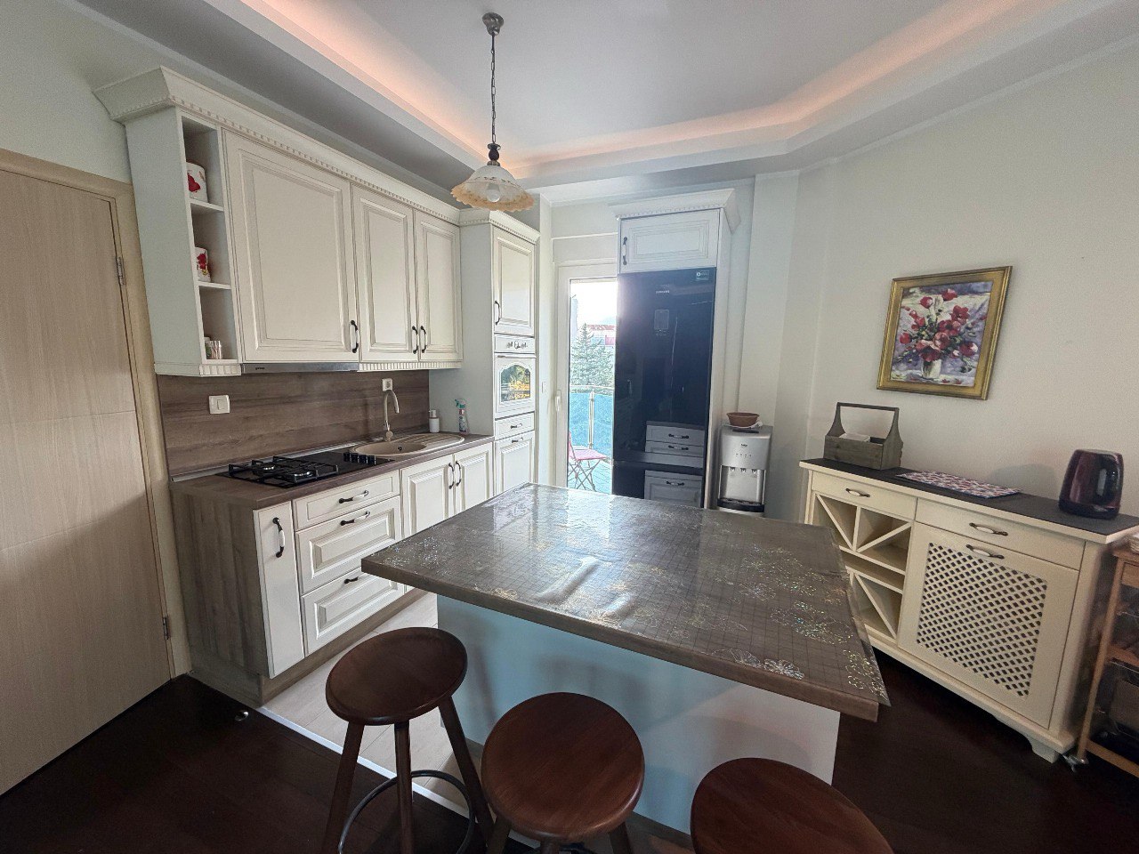 2 Bedroom Apartment with Sea Views in Cristal Building 7