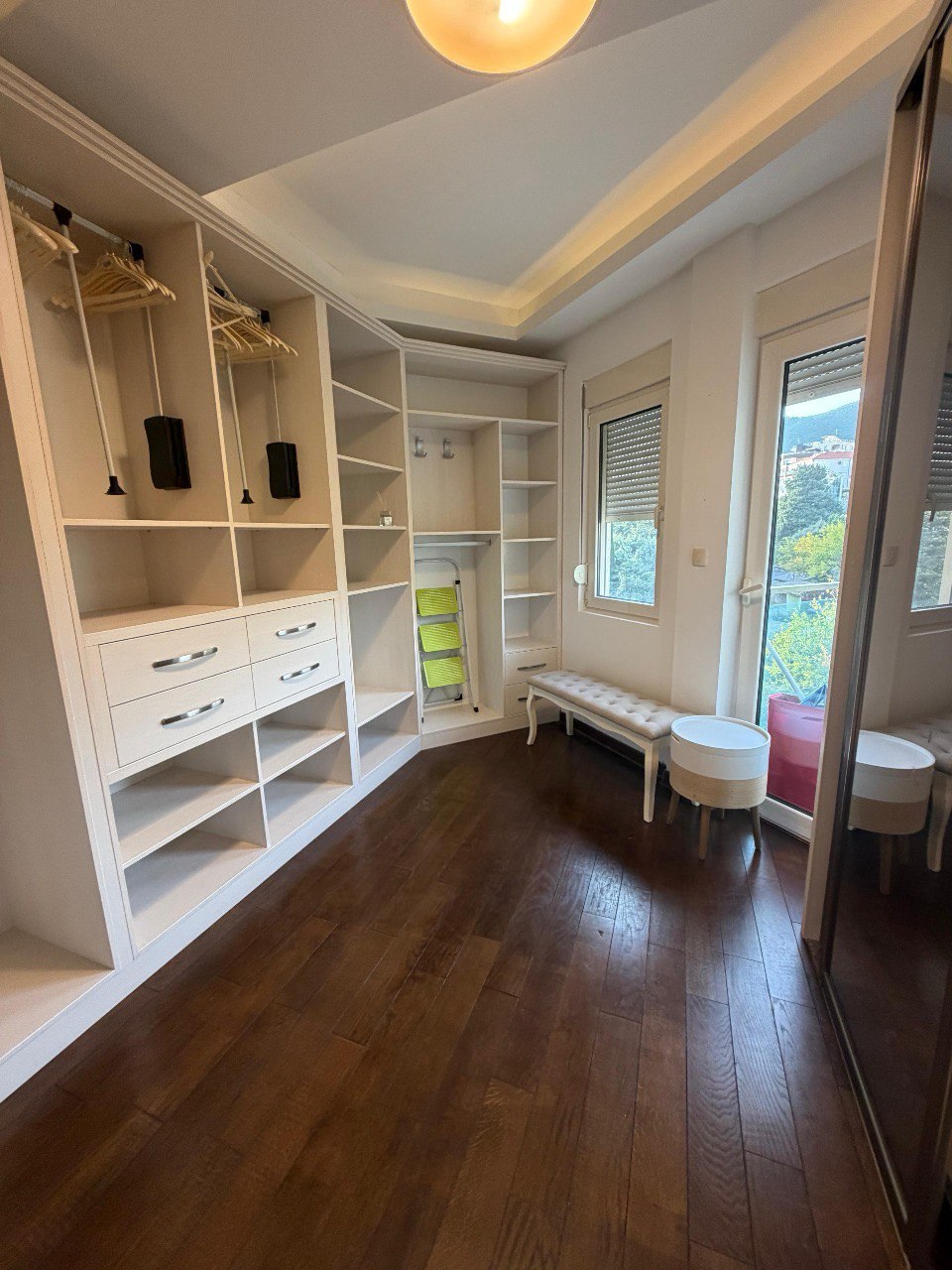 2 Bedroom Apartment with Sea Views in Cristal Building 9