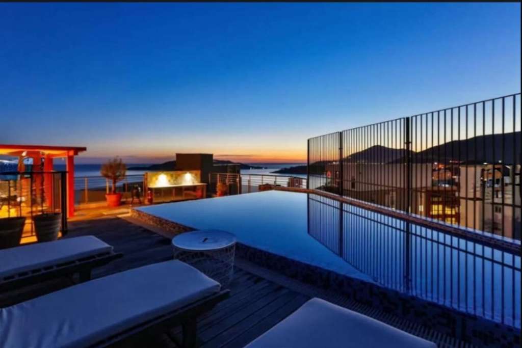 3-Bedroom Penthouse with Rooftop Pool and Stunning Sea Views