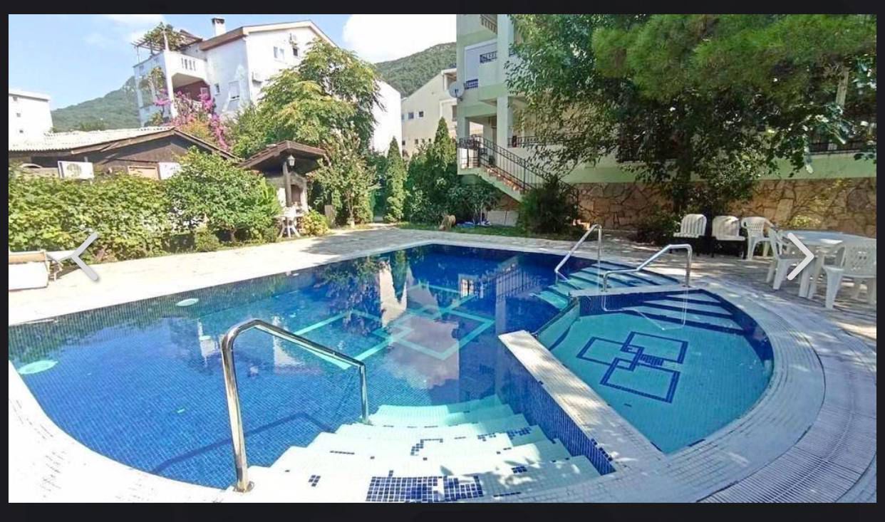 Cozy 2-bedroom apartment with a swimming pool