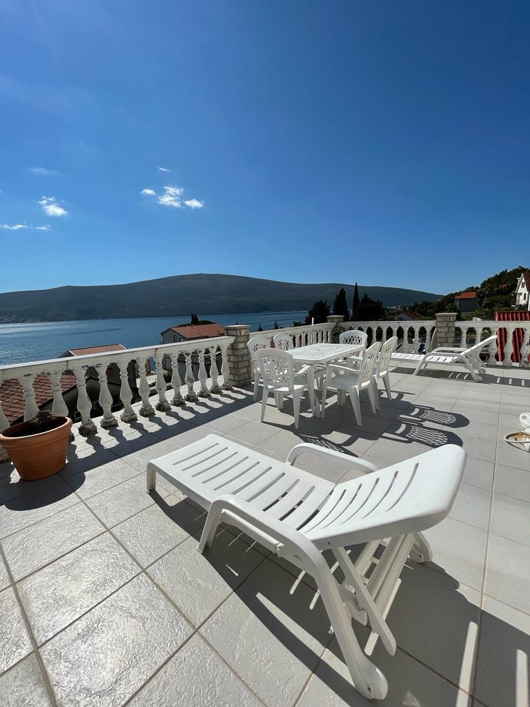 BAOŠIĆI VILLA
