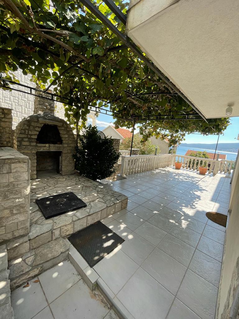 BAOŠIĆI VILLA 4