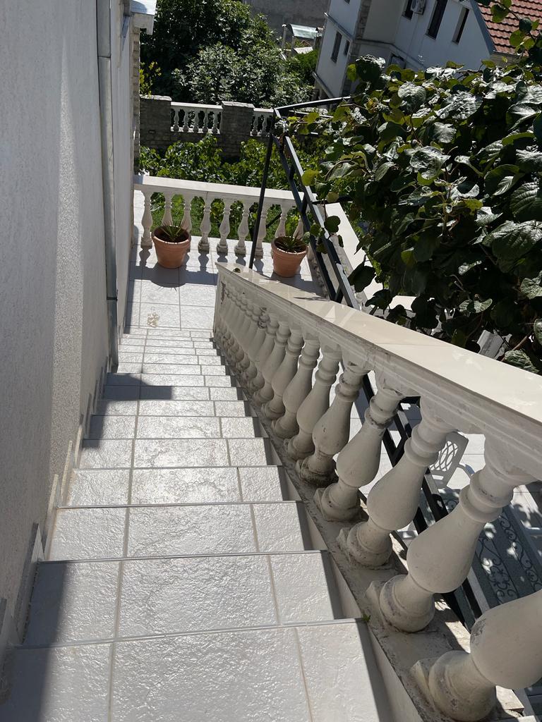 BAOŠIĆI VILLA 6