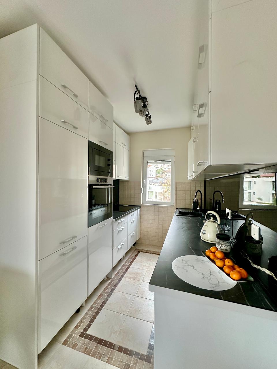 Modern One-Bedroom Apartment with Sea View in Budva 6