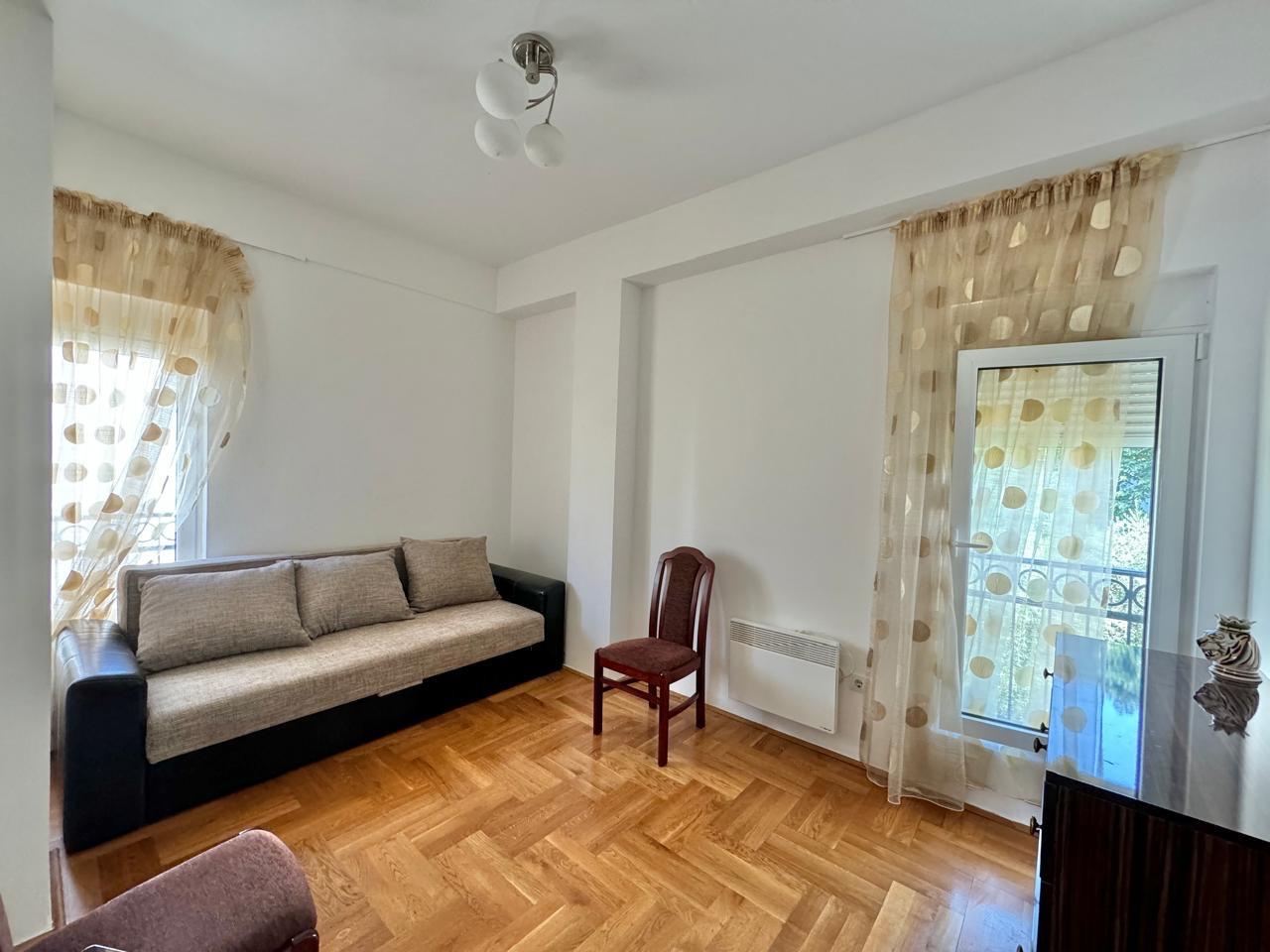 Two-bedroom apartment with pool in Budva 9