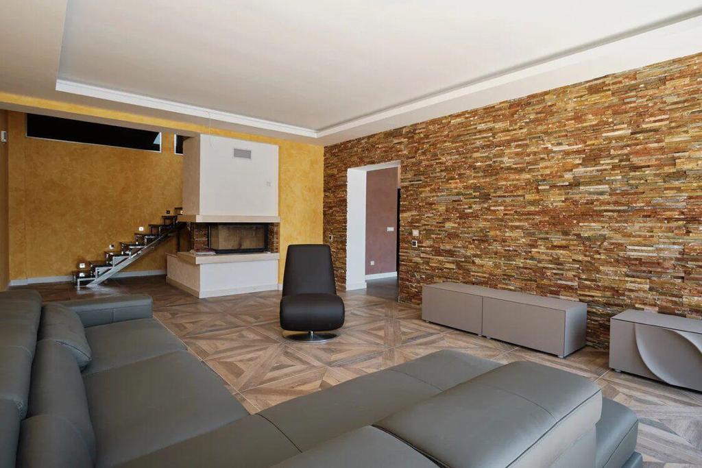 Three-storey Penthouse with Sea View 4