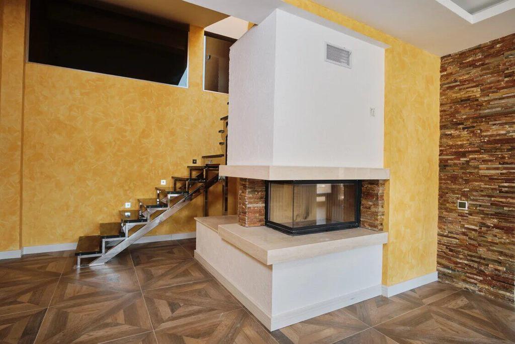 Three-storey Penthouse with Sea View 6