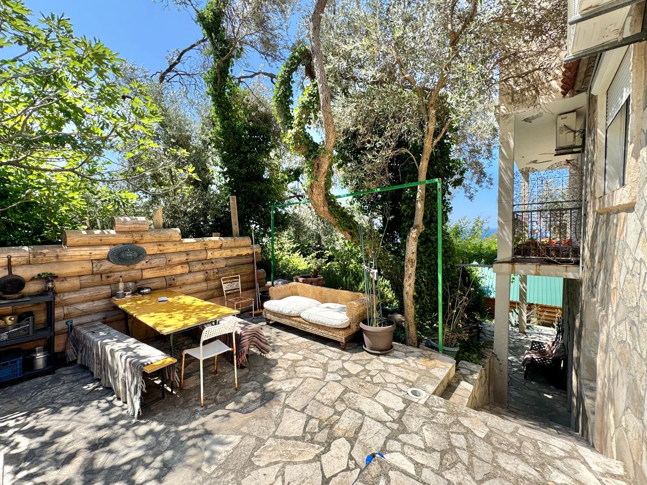 Villa with Pool and Panoramic View in Podbabac 6