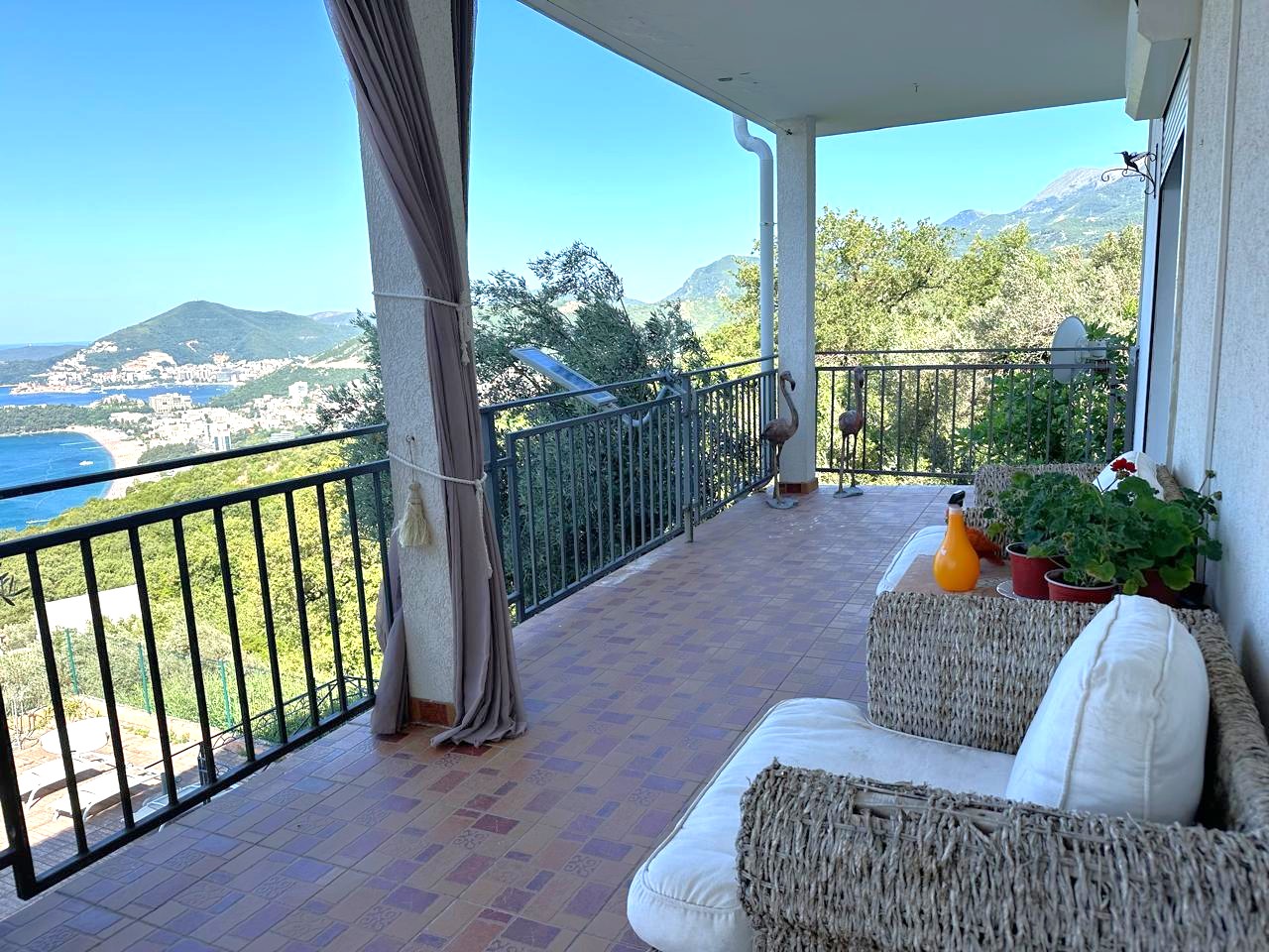 Villa with Pool and Panoramic View in Podbabac 7