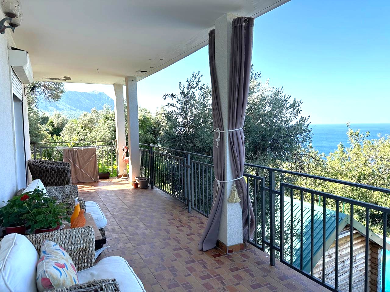 Villa with Pool and Panoramic View in Podbabac 8