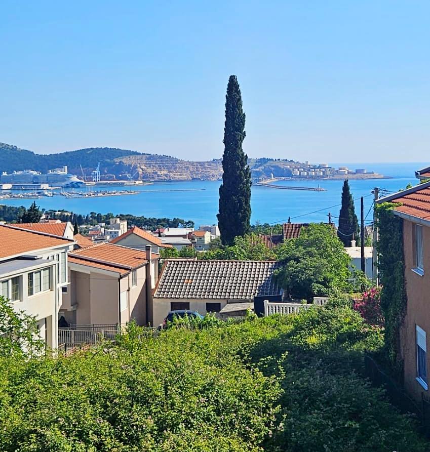 2-Bedroom Apartment with Sea View in Shushan, Bar