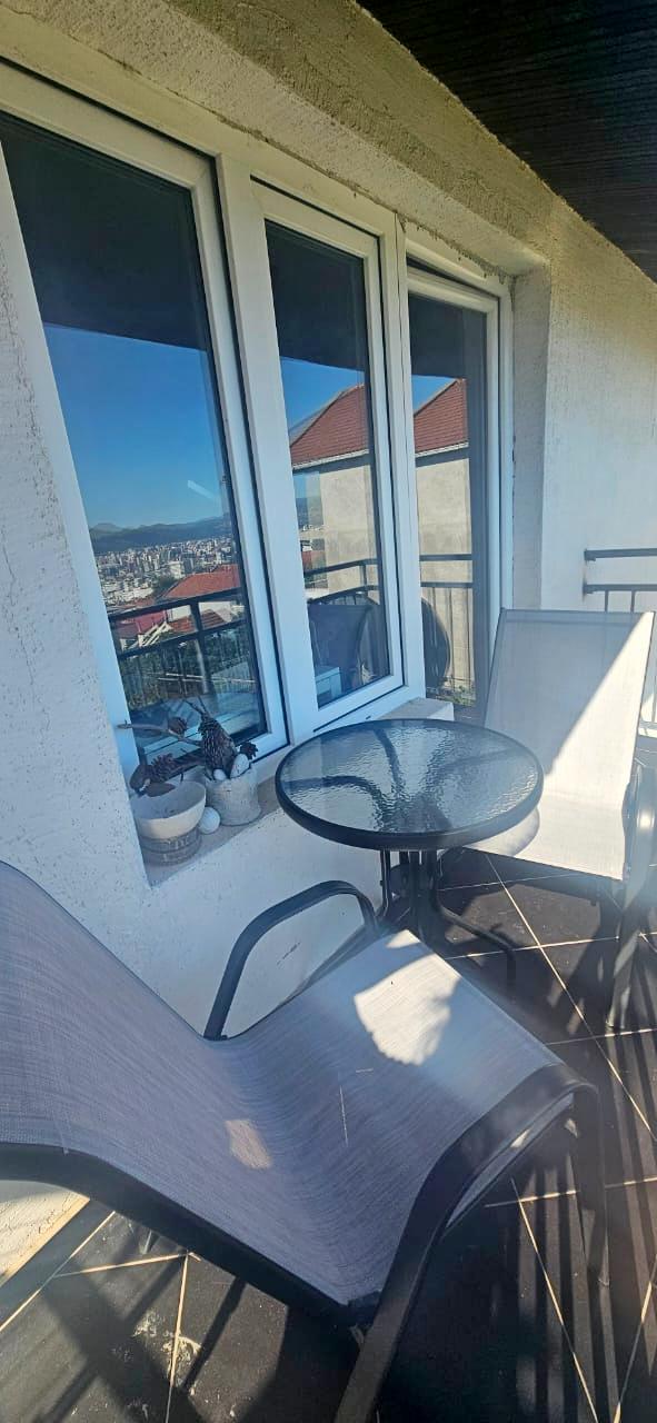 2-Bedroom Apartment with Sea View in Shushan, Bar 9