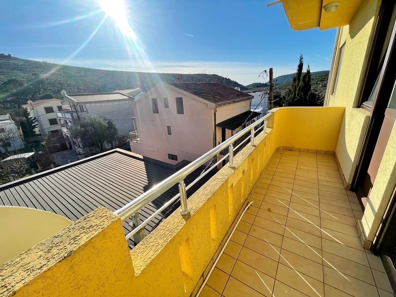 Apartment with Sea View in Sutomore 2