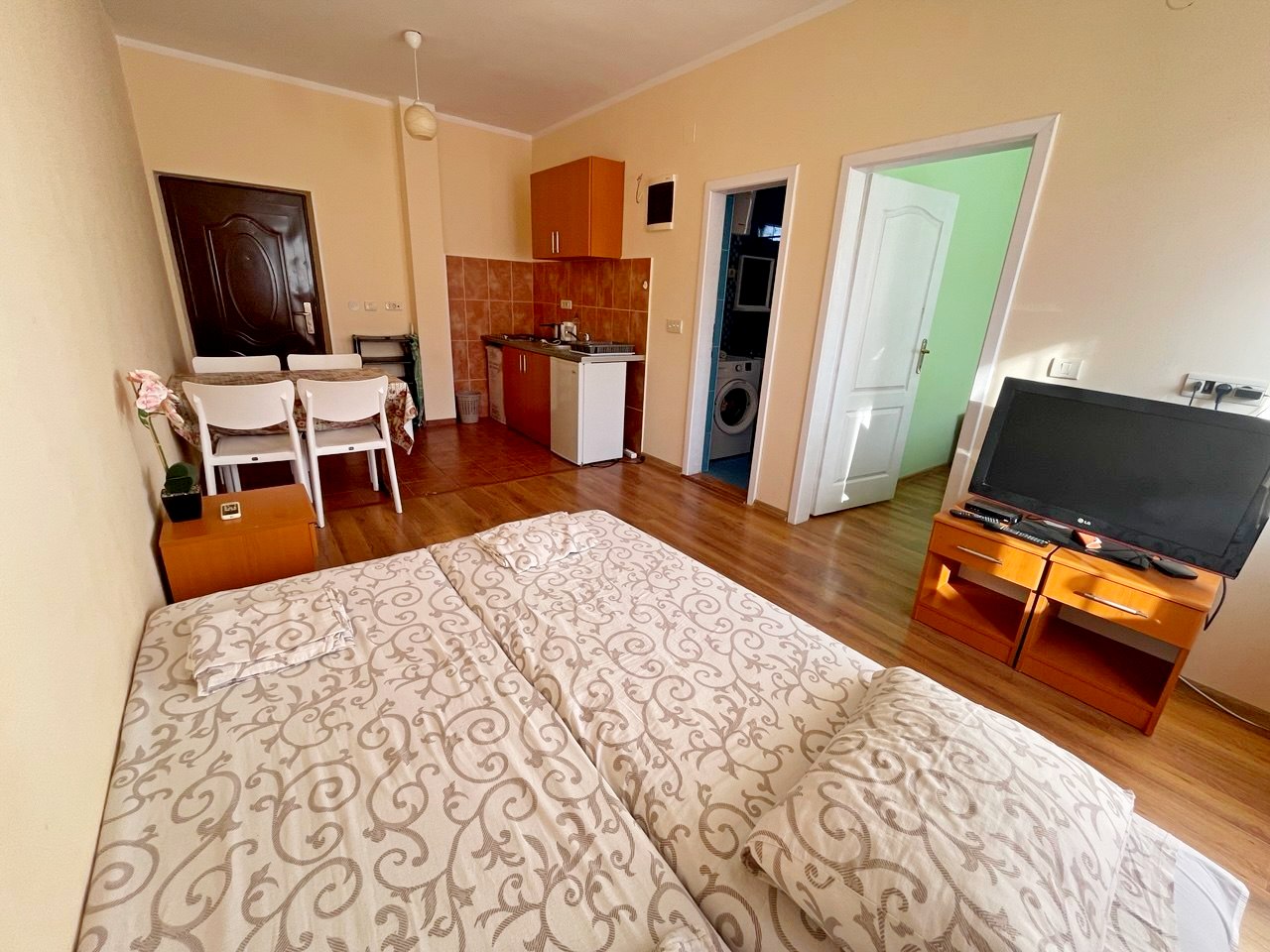 Apartment in Sutomore City Center with Sea View