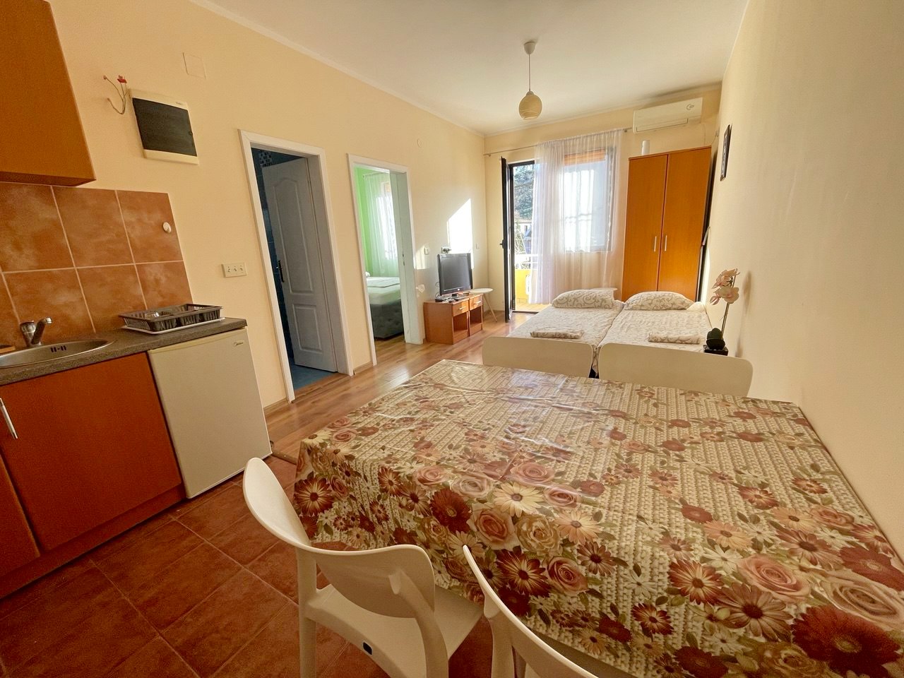 Apartment in Sutomore City Center with Sea View 5