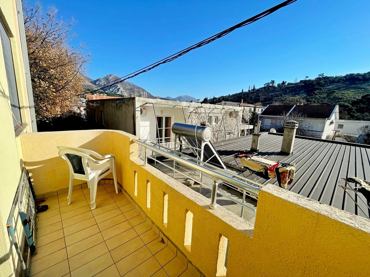 Apartment in Sutomore City Center with Sea View 8