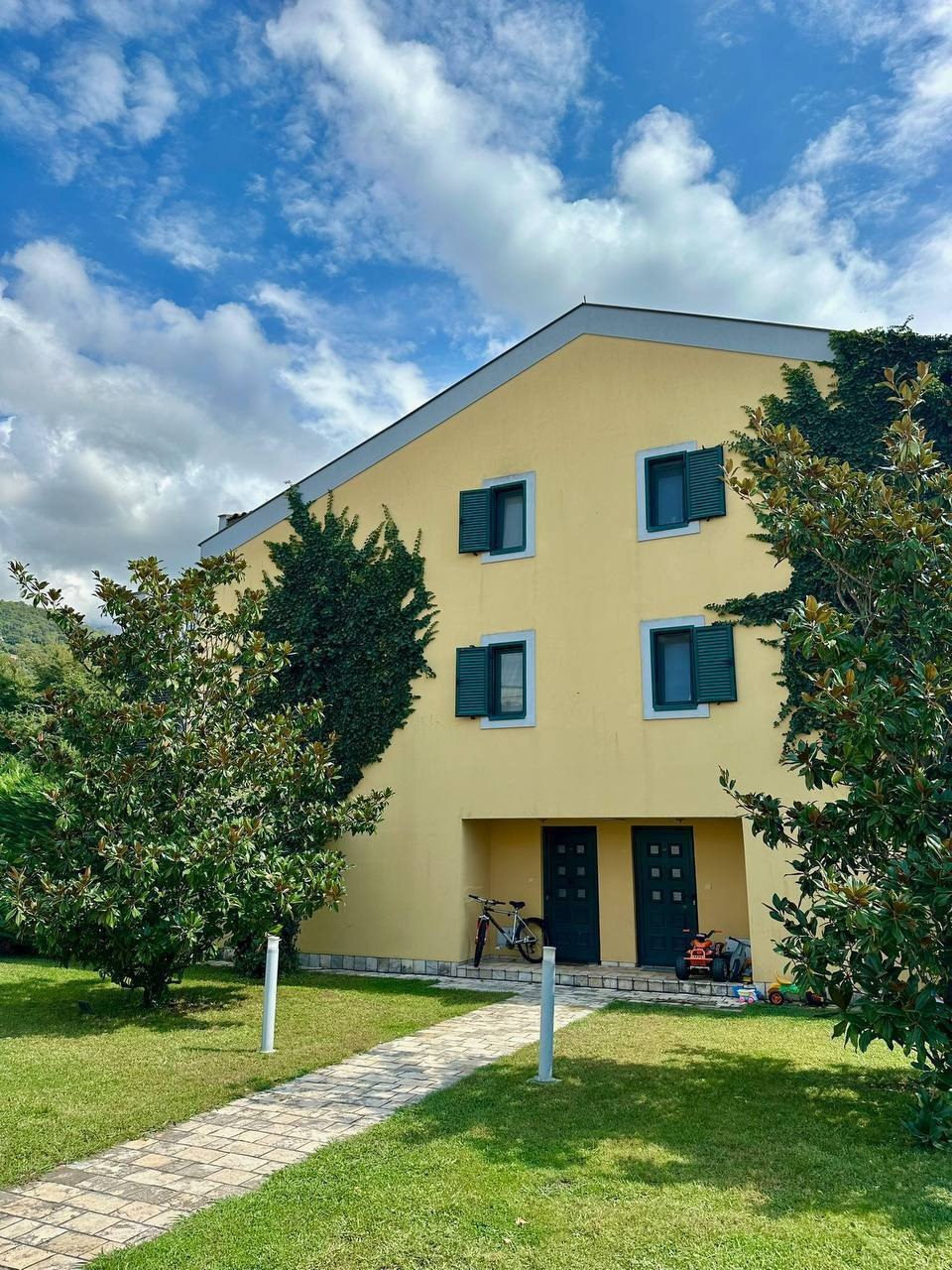 Cozy Townhouse in Budva Suburb