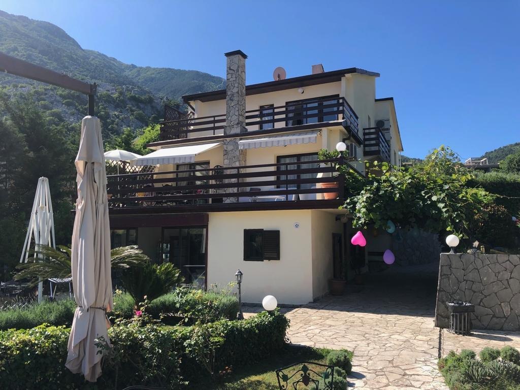 Spacious House with Sea View in Shkaljari, Kotor