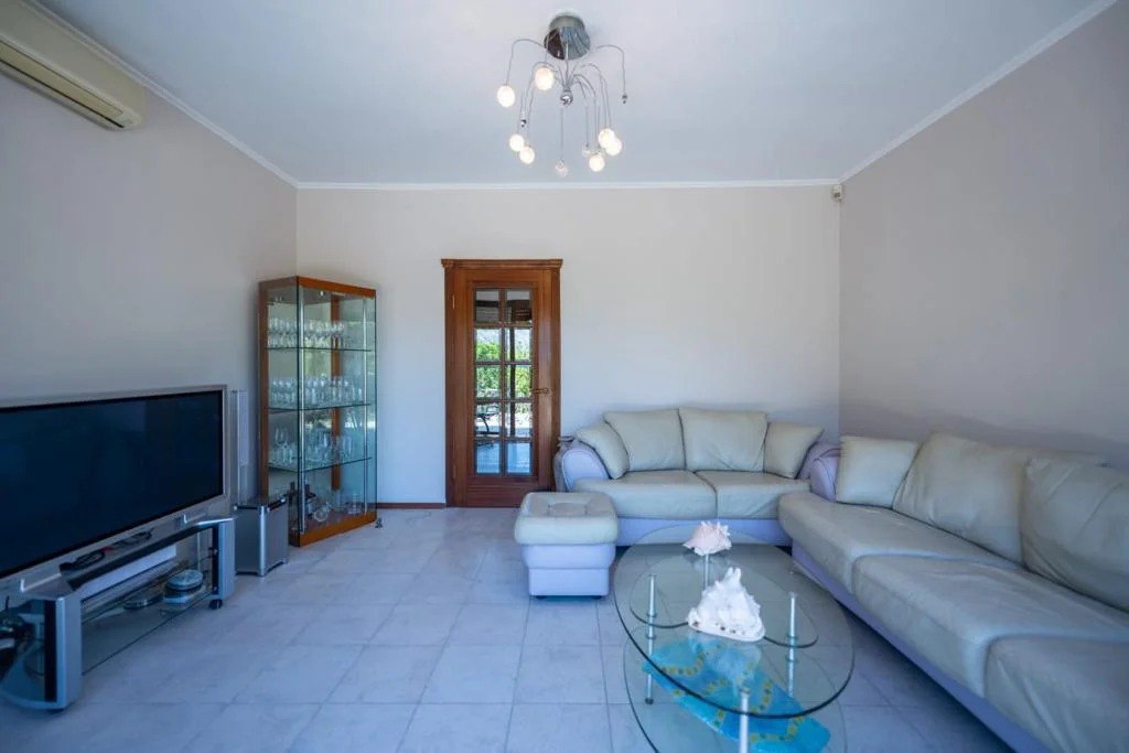 Spacious House with Sea View in Shkaljari, Kotor 3