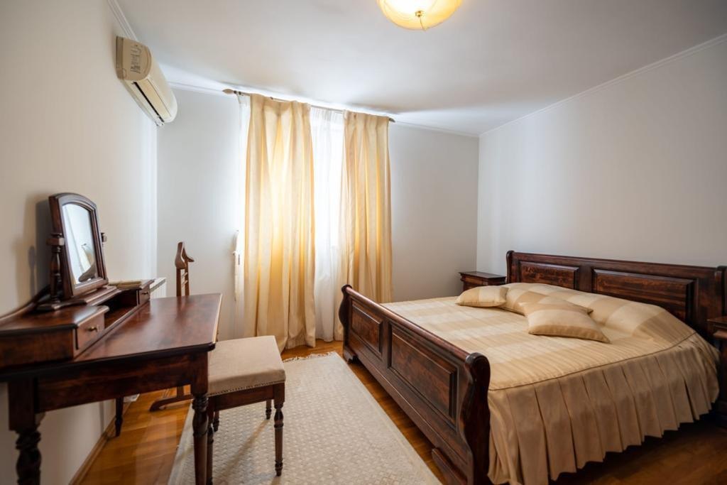 Spacious House with Sea View in Shkaljari, Kotor 4