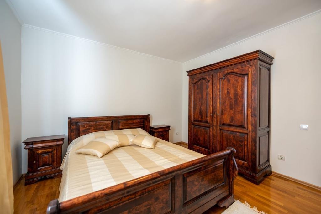 Spacious House with Sea View in Shkaljari, Kotor 7
