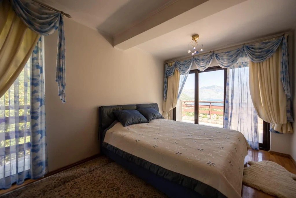 Spacious House with Sea View in Shkaljari, Kotor 9