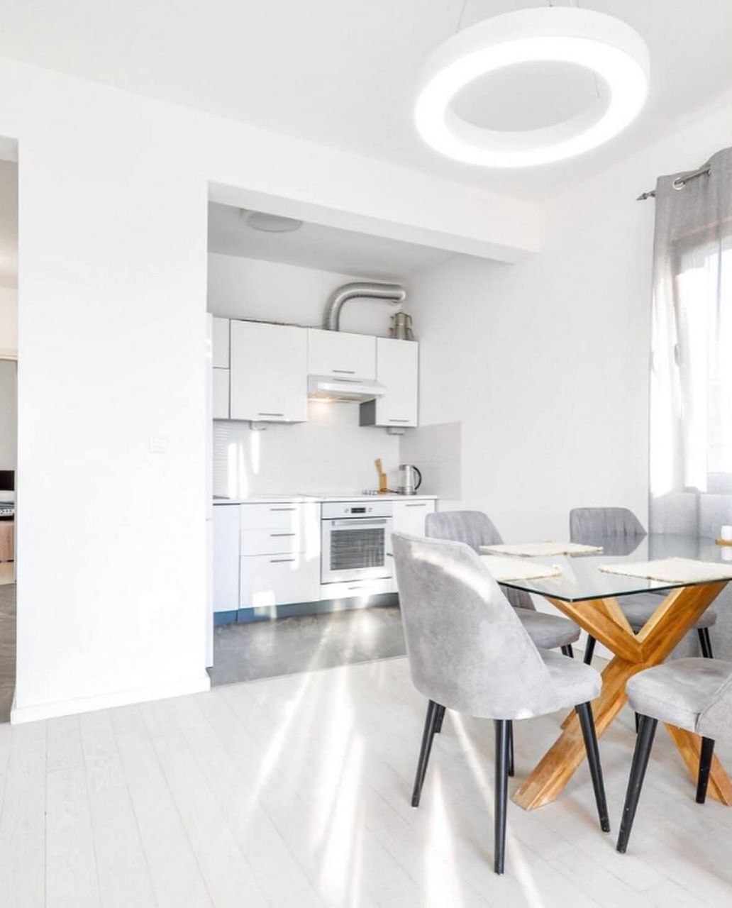 2 Bedroom Apartment near Waikiki Beach 5