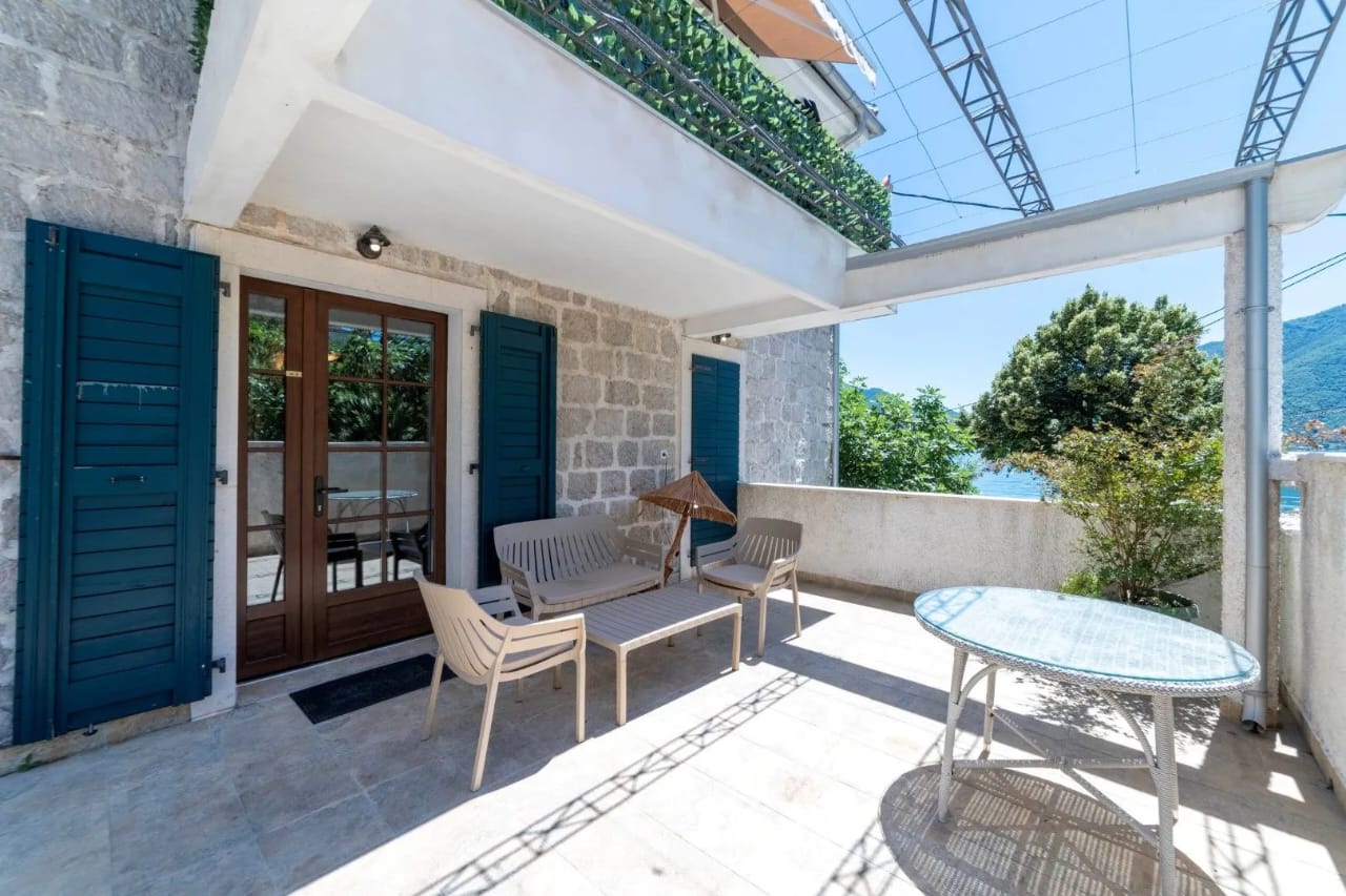 3 Bedroom Furnished Apartment with Terrace 5