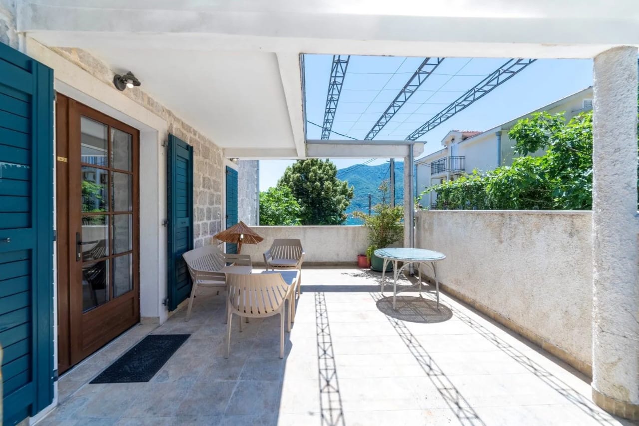 3 Bedroom Furnished Apartment with Terrace 6