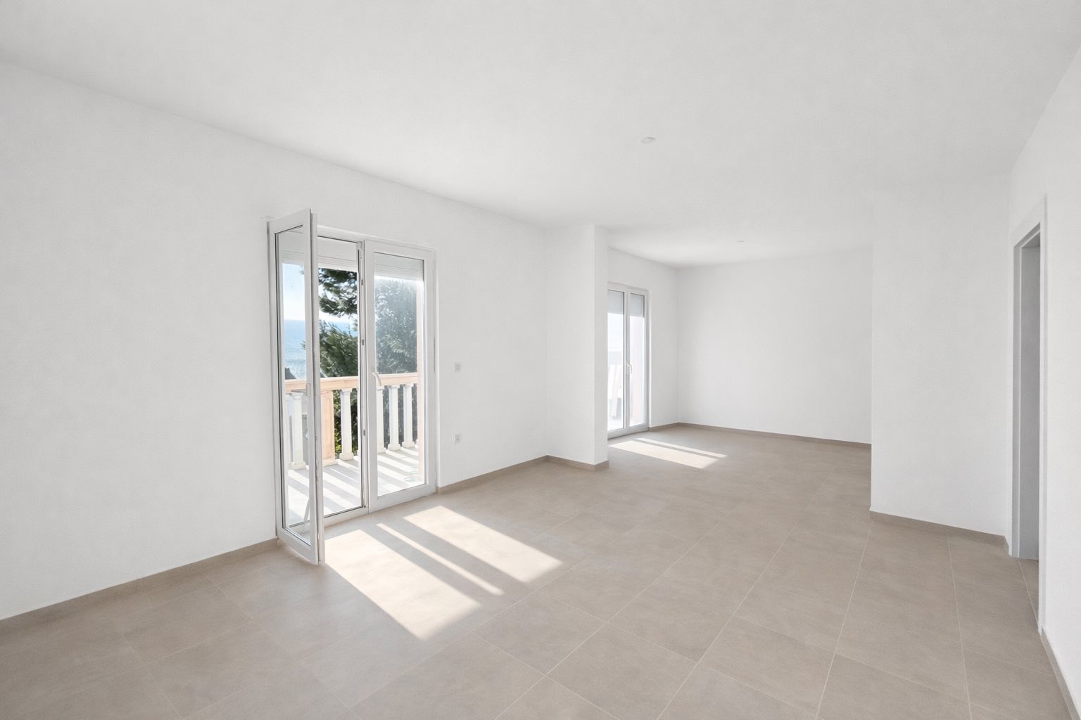 House with Stunning Sea Views in Zeleni Pojas, Bar 3